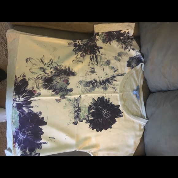 Flower blouse - Picture 3 of 3